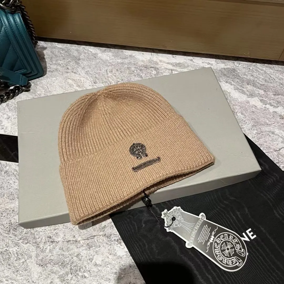 Crow Heart cashmere knitted hat